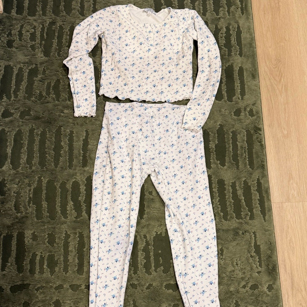 Frankie's Bikinis White and Blue Floral Waffle Set